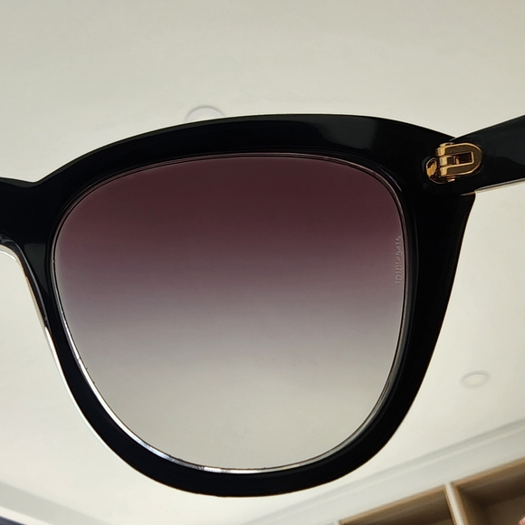 Dolce & Gabbana Sunglasses - Picture 10 of 11